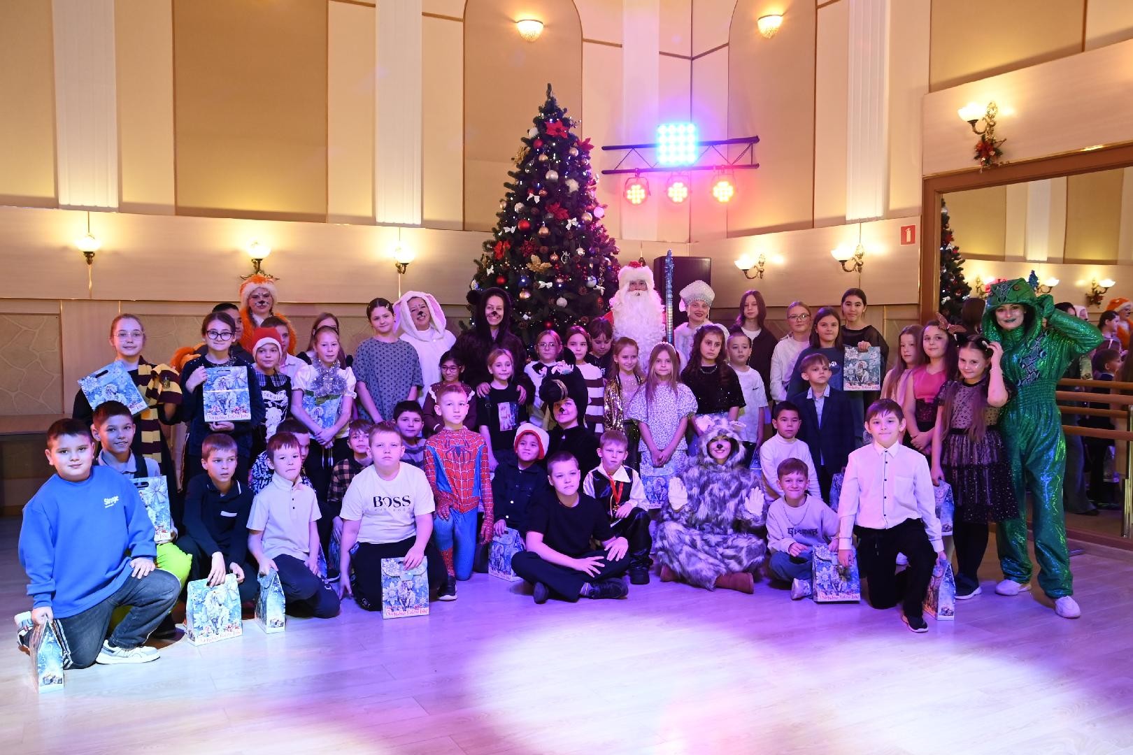  Дарим новогоднюю сказку детям наших защитников