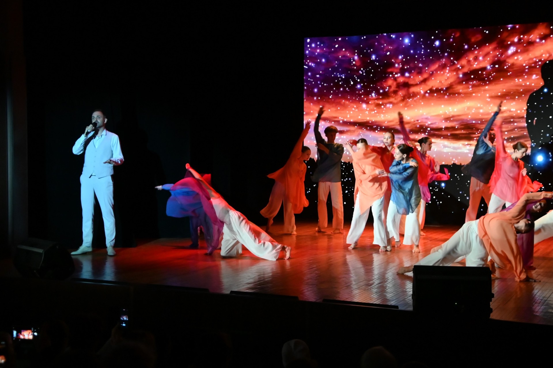 Творчество как символ единства и надежды